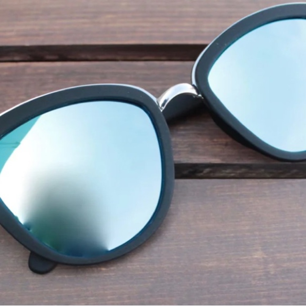 Quay my girl Stylish Black and Blue Sunglasses